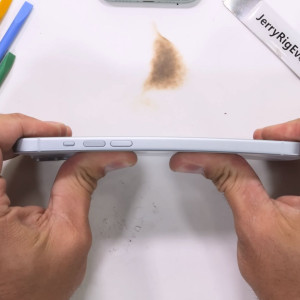iPhone 15 And iPhone 15 Plus Prove Sturdier Than Pro Max In Bend Test; Which One You Should Buy