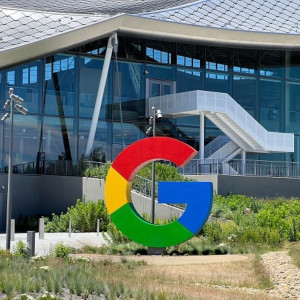 Google Paid Apple $18 Billion In 2021 For Default Search Spot On Safari: Report