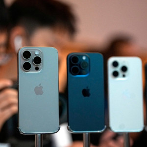 Planning to buy an iPhone, iPad? Check out the Apple Diwali online and store offers list first