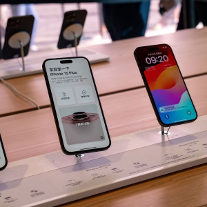 EMIs, pre-used units drive Diwali smartphone sales