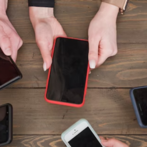 Smartphone Shipments In The US Fall 19 Per Cent. Samsung, Google, TCL Top Losers: Counterpoint