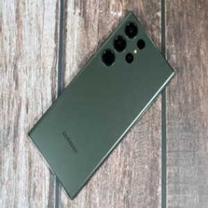 Samsung joins AI arms race, teases Galaxy AI to take better photos, translate calls in real-time
