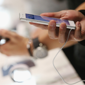 Worldwide Smartphone Shipments May Fall 5 Per Cent YoY, Lowest In A Decade, This Year