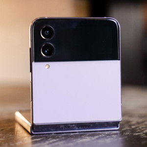 Samsung Galaxy Z Flip 4 hits $650, Sony XM5 ANC earbuds $248, more