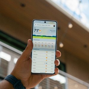 Google Weather redesign slowly drops Pixel exclusivity, appearing on Samsung