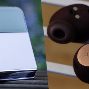Best Christmas weekend deals: Galaxy Z Flip 4 $530, Jabra Elite 10 earbuds $200, more