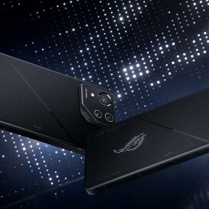Using the ROG 8 Pro 24GB phone as a desktop PC