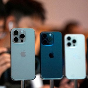 iPhone Shipments in China Drop 2 Percent in Q4 as Apple Battles Huawei for Market Share