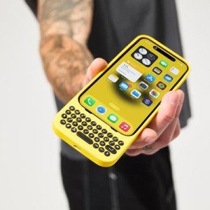 Clicks is a $139 iPhone case for people who hate touchscreen typing