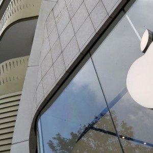 Apple Plans to Review Sideloaded iOS Apps, Charge Developers for Downloads Outside App Store: Report
