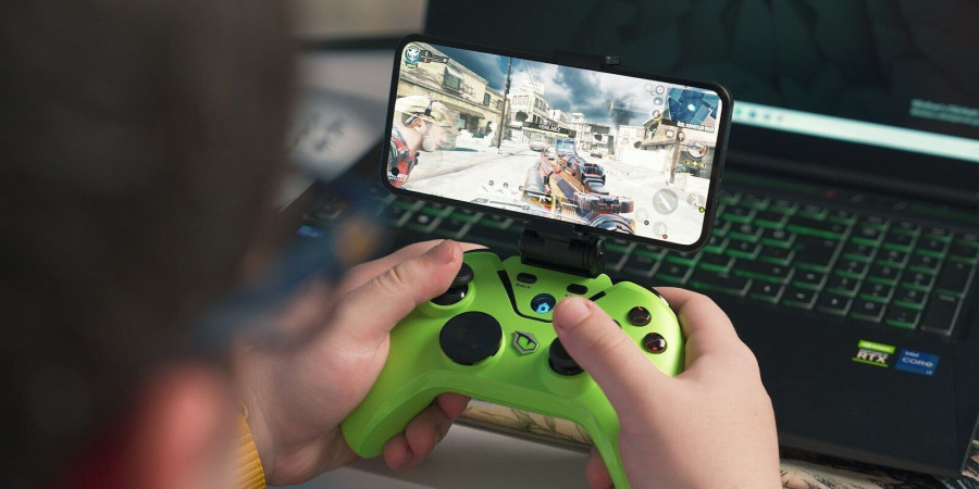 Valentines Day gift ideas: Level up the game with best mobile gamepads