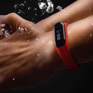 Start your Valentines Day fitness journey with best fitness bands under ₹1500