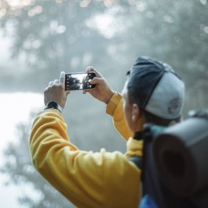 Samsung, Motorola to OnePlus, pick the best camera phone this Valentine?s Day for your loved one