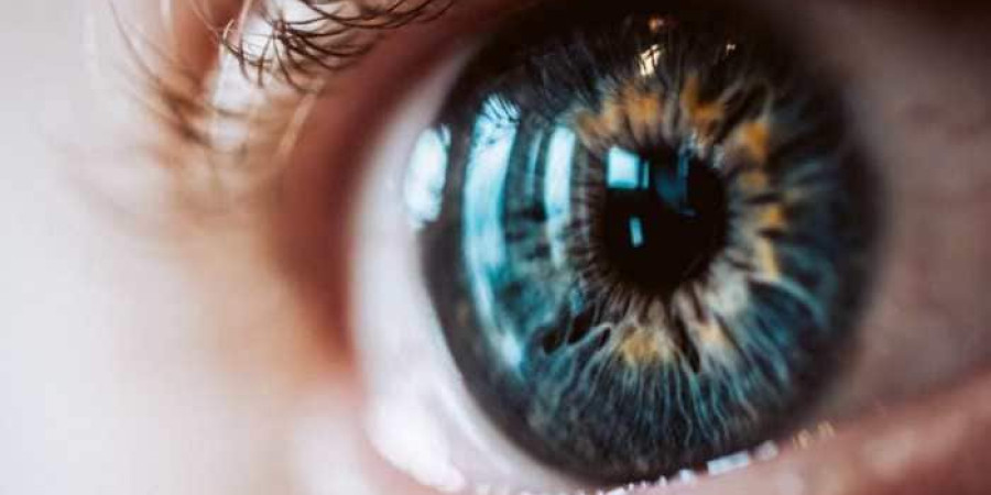 UK Woman Discovers Baby's Rare Eye Cancer Using Phone Flash; Read The Full Story